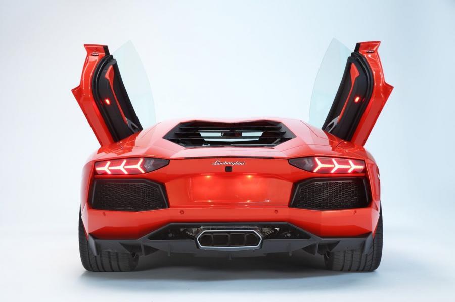  Lamborghini Aventador LP700-4 2011 года  (фото 200 из 204)